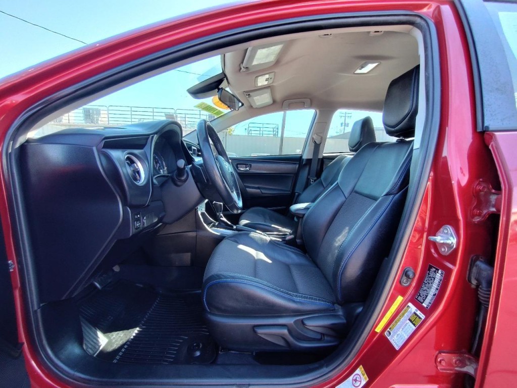 2017 Toyota Corolla Image 13