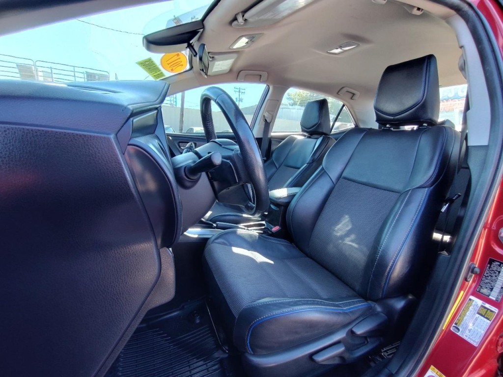 2017 Toyota Corolla Image 14
