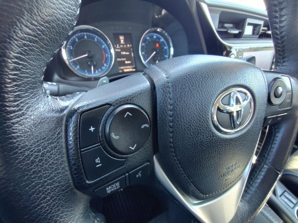 2017 Toyota Corolla Image 17