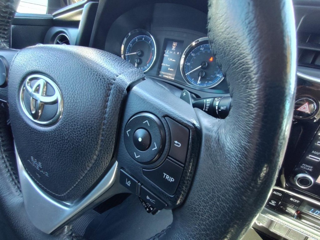 2017 Toyota Corolla Image 18