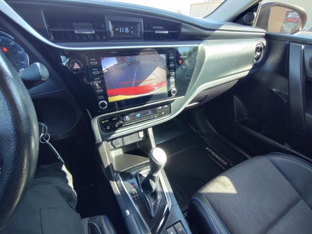 2017 Toyota Corolla Image 20