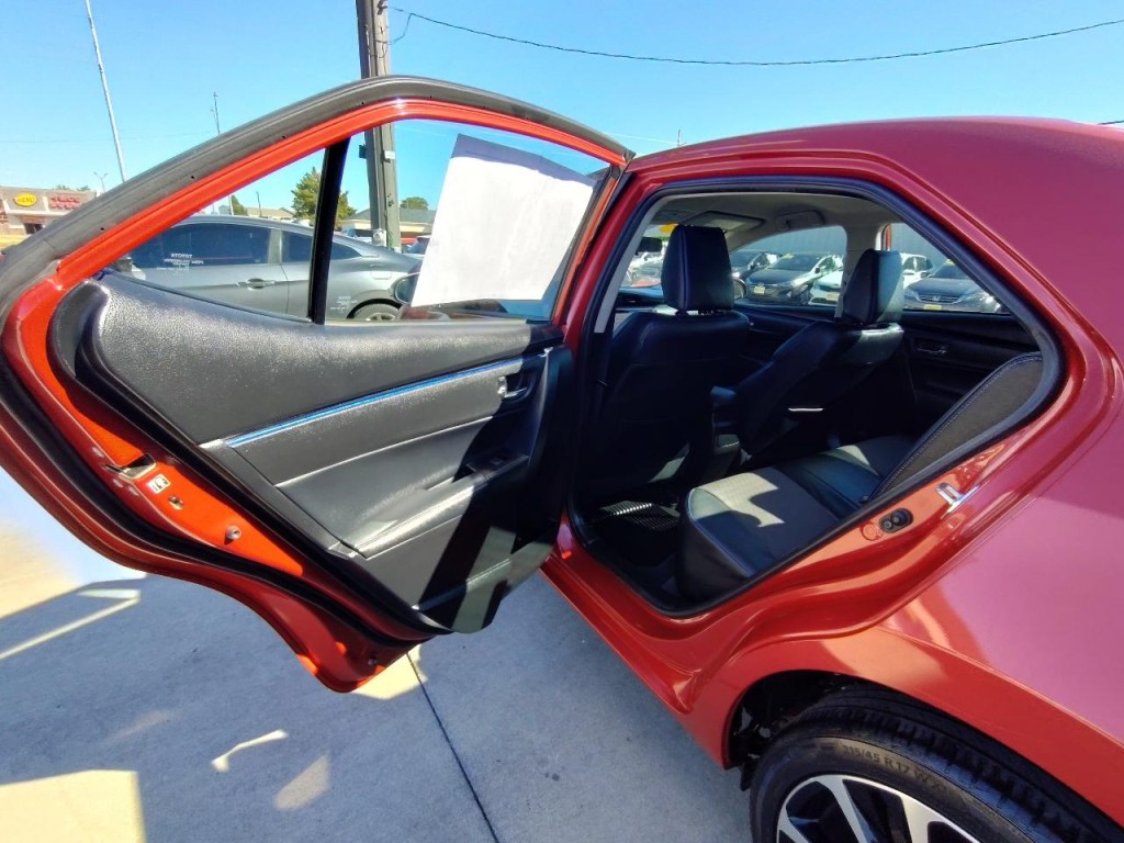 2017 Toyota Corolla Image 28