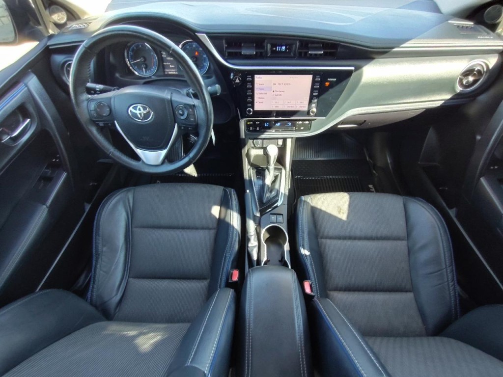 2017 Toyota Corolla Image 32
