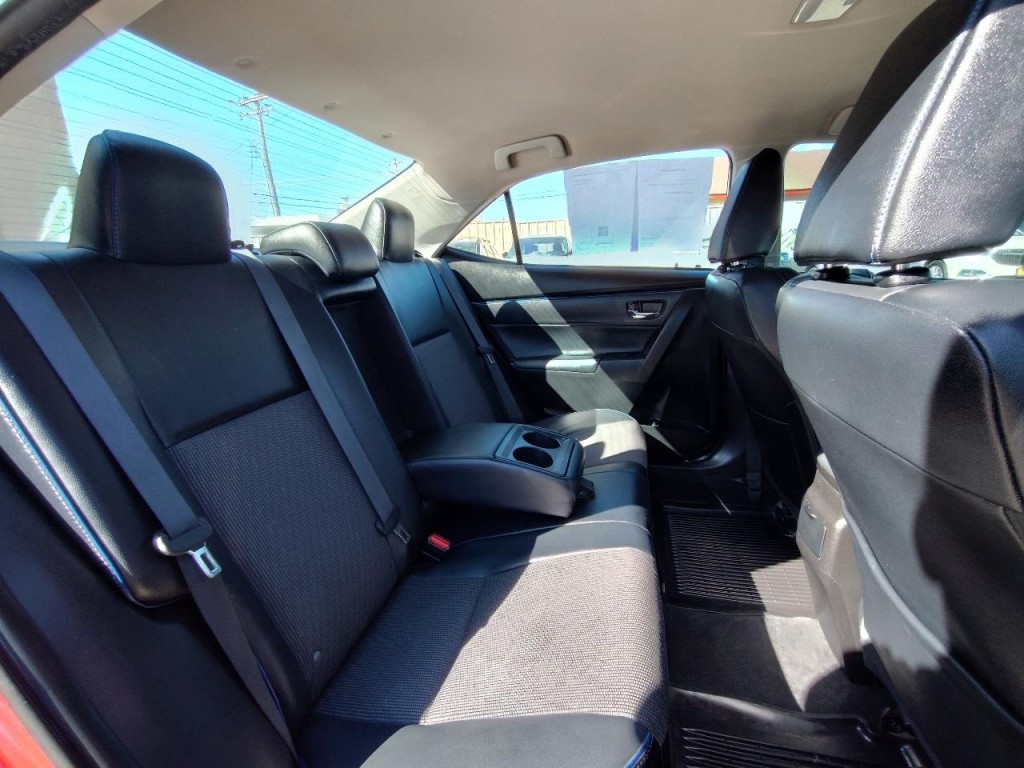 2017 Toyota Corolla Image 37