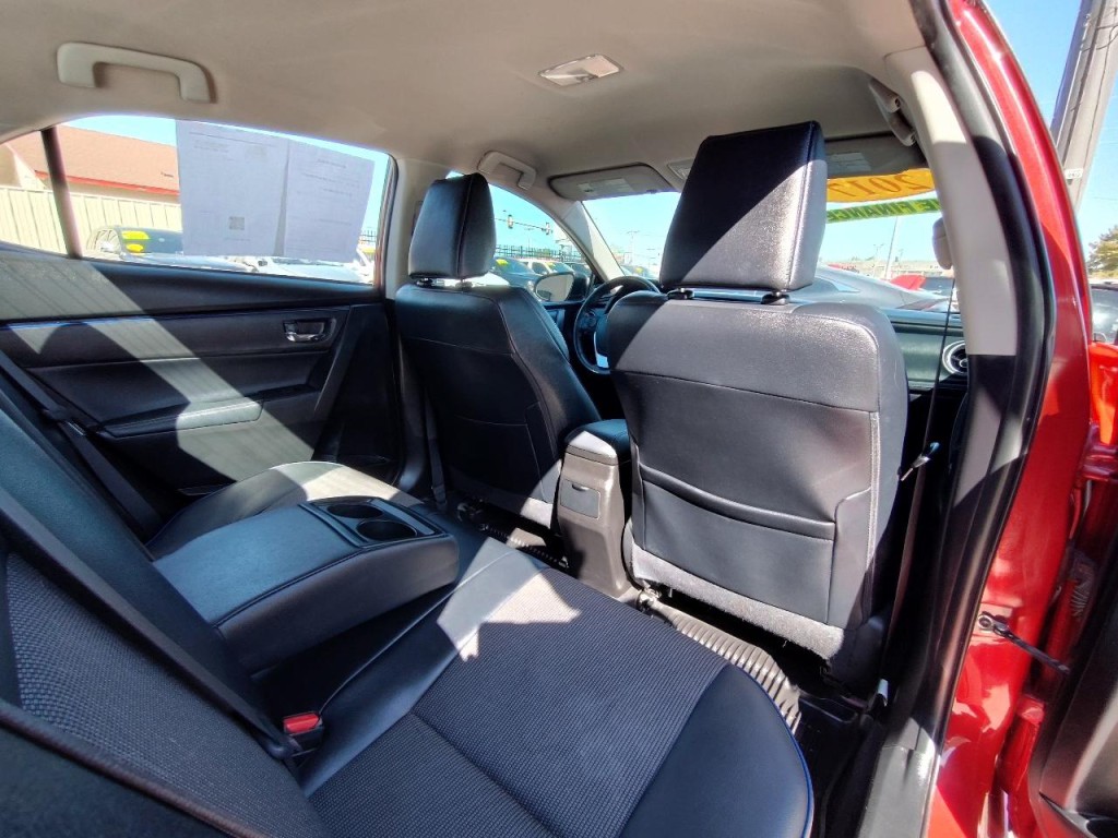 2017 Toyota Corolla Image 38