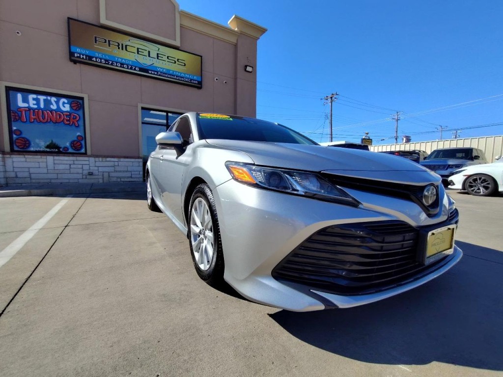 2018 Toyota Camry Image 2