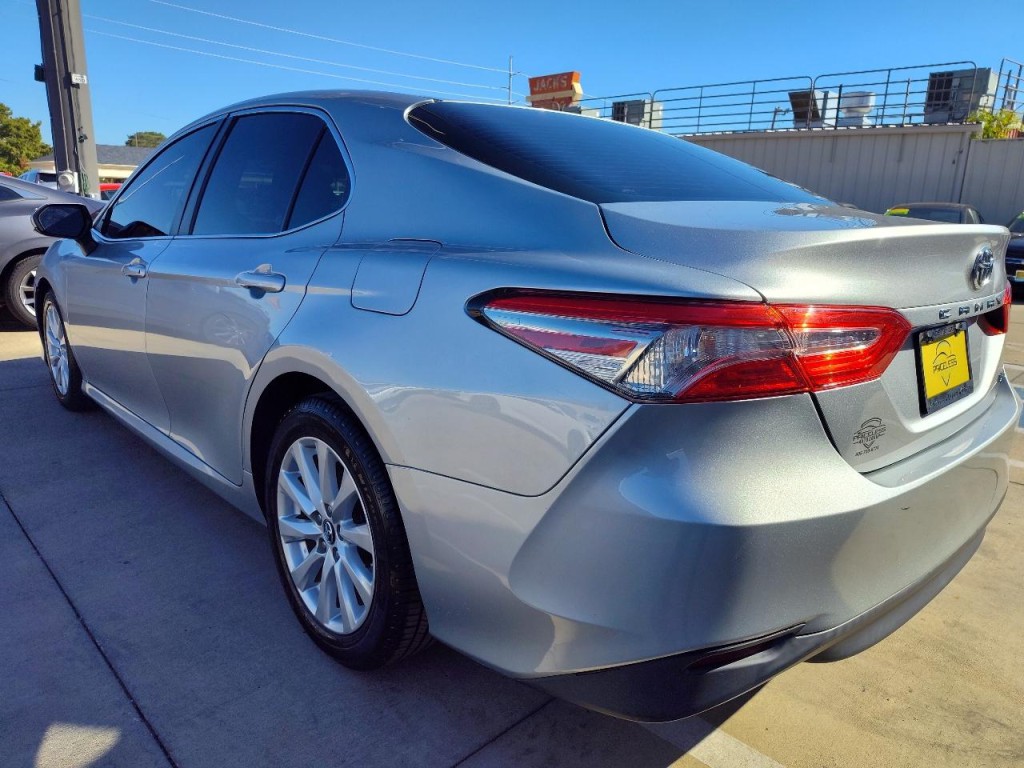2018 Toyota Camry Image 5