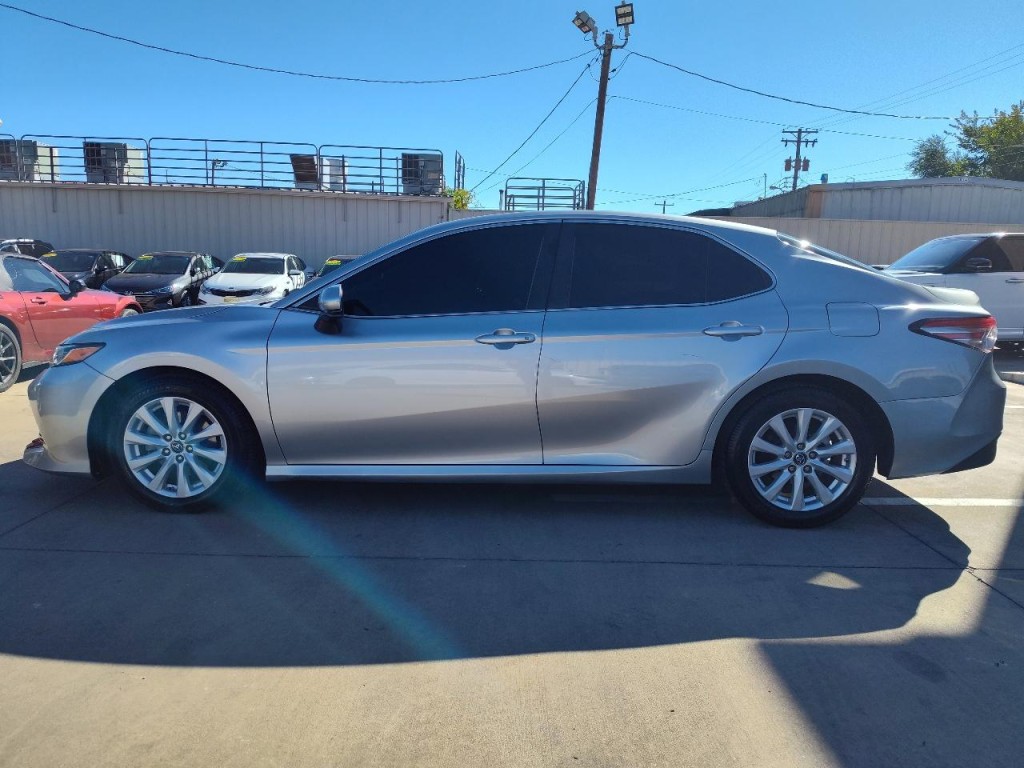 2018 Toyota Camry Image 6