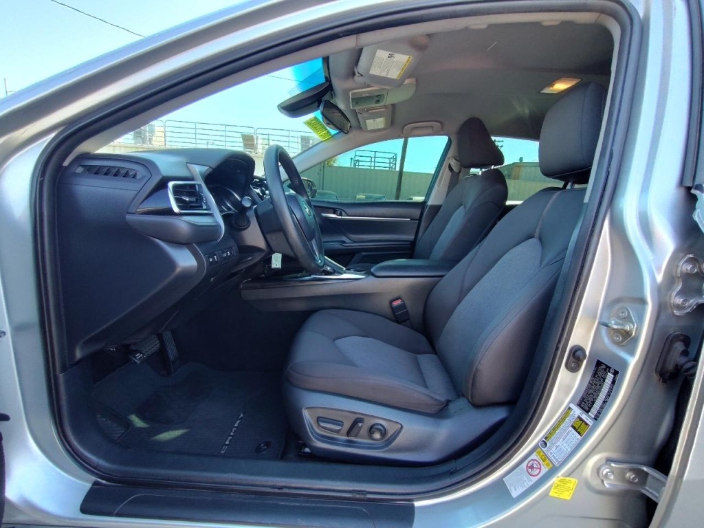 2018 Toyota Camry Image 13