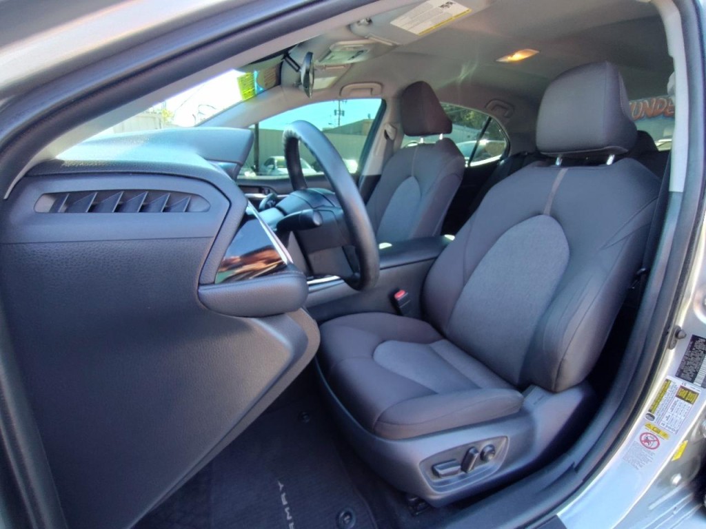2018 Toyota Camry Image 14