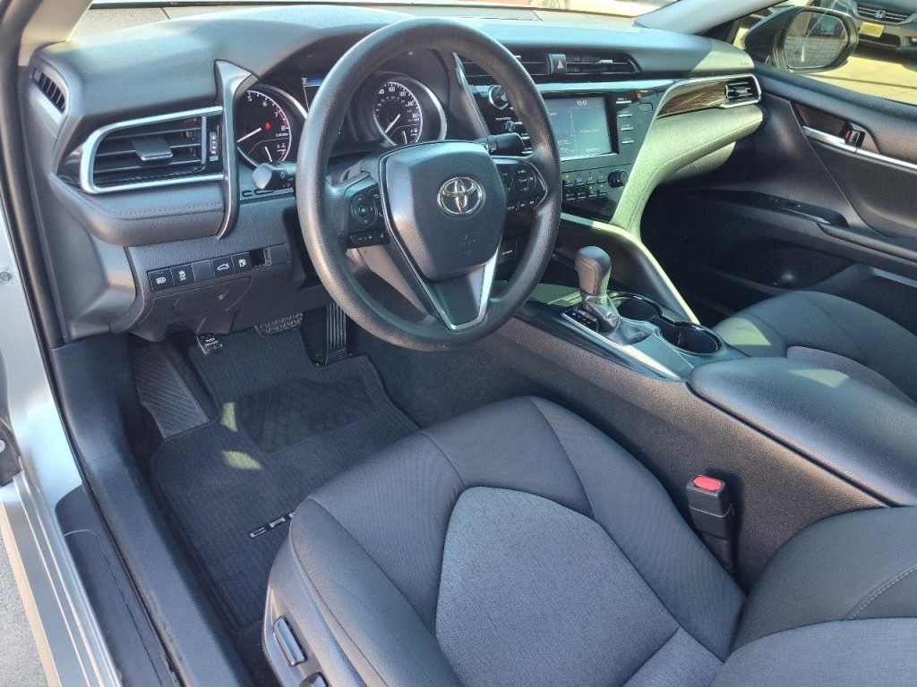 2018 Toyota Camry Image 15