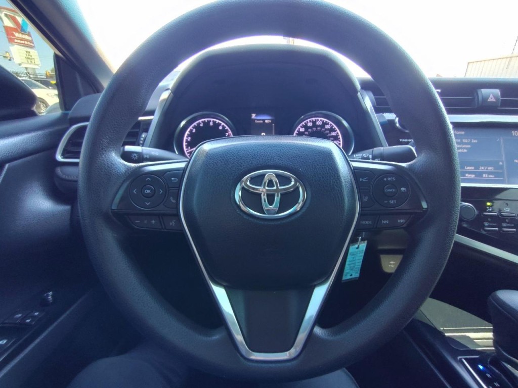 2018 Toyota Camry Image 17