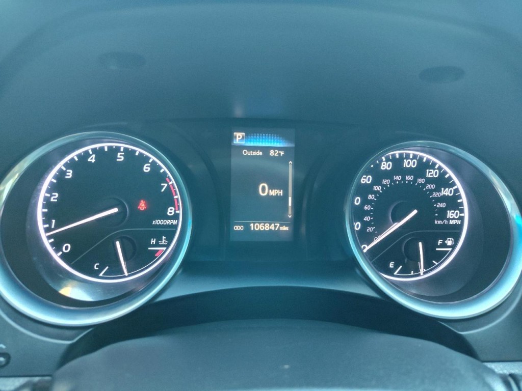 2018 Toyota Camry Image 20