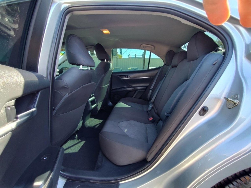 2018 Toyota Camry Image 30