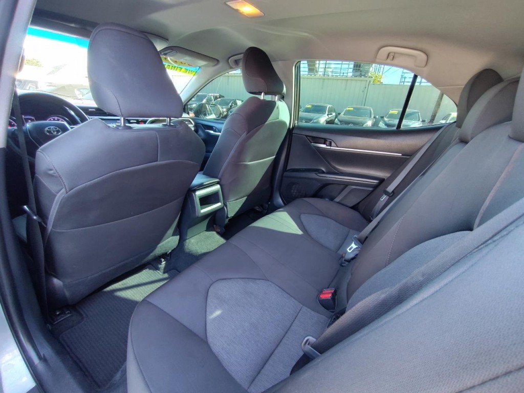 2018 Toyota Camry Image 32