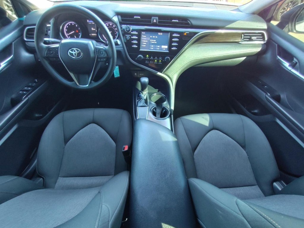 2018 Toyota Camry Image 33