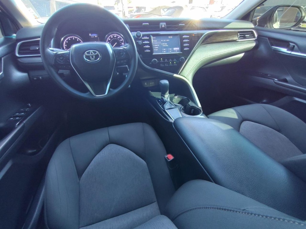 2018 Toyota Camry Image 34