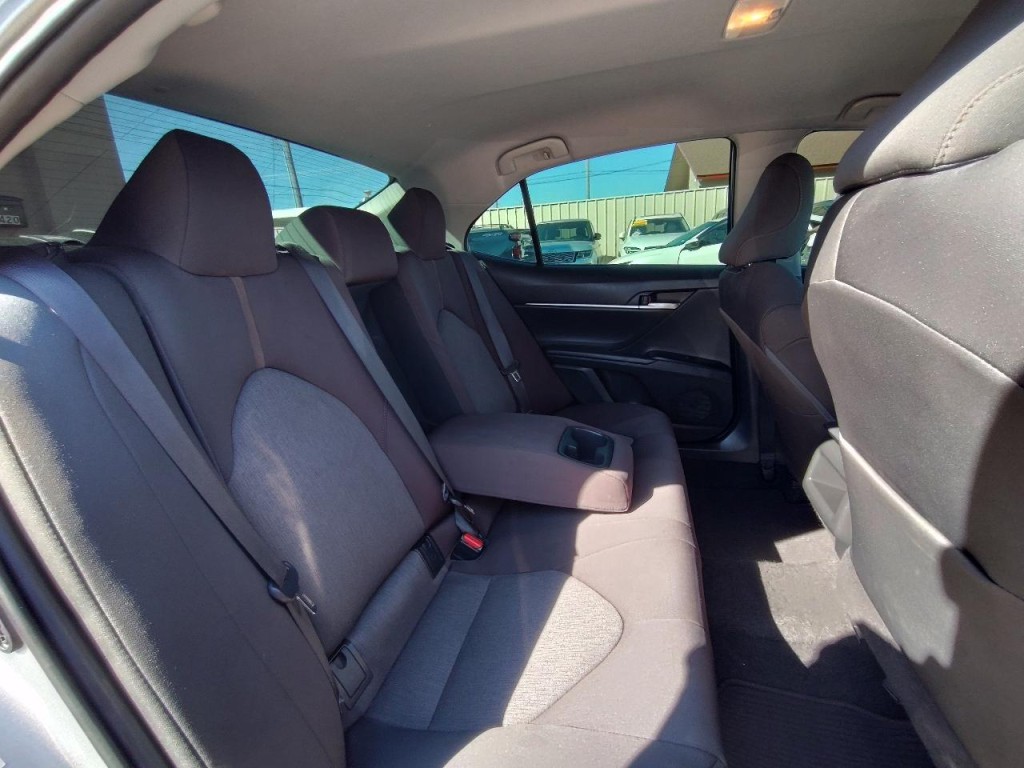 2018 Toyota Camry Image 38