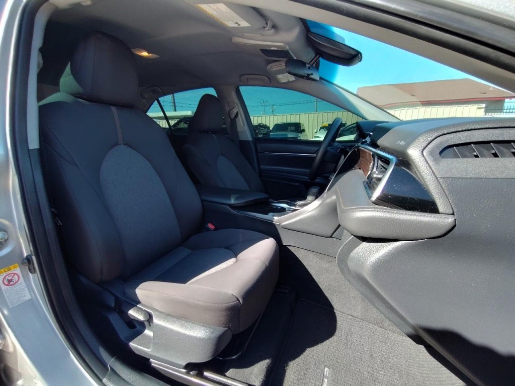 2018 Toyota Camry Image 42