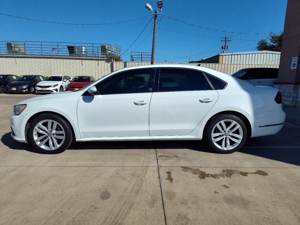 2019 Volkswagen Passat Image 7