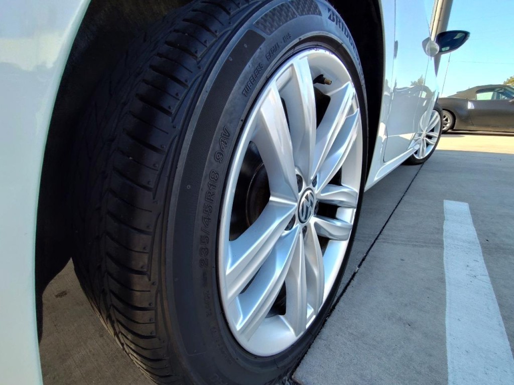 2019 Volkswagen Passat Image 12