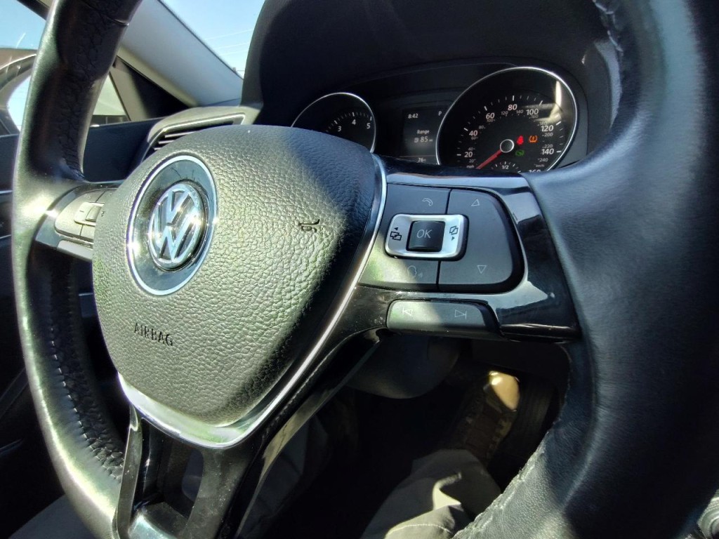 2019 Volkswagen Passat Image 20