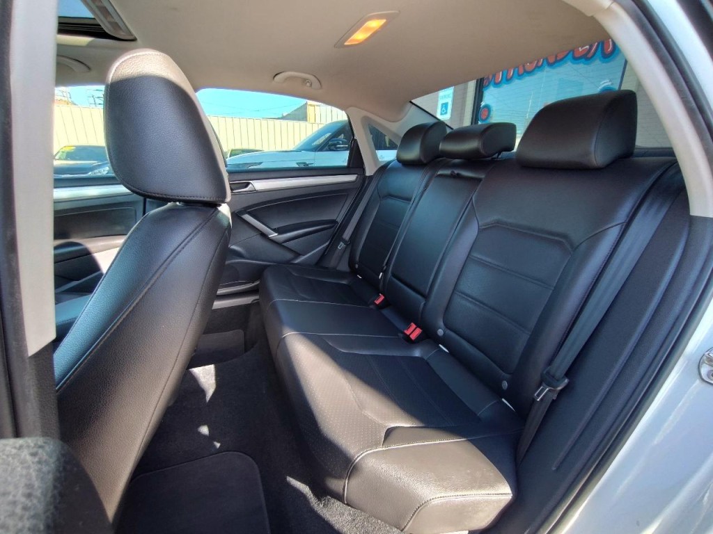 2019 Volkswagen Passat Image 31