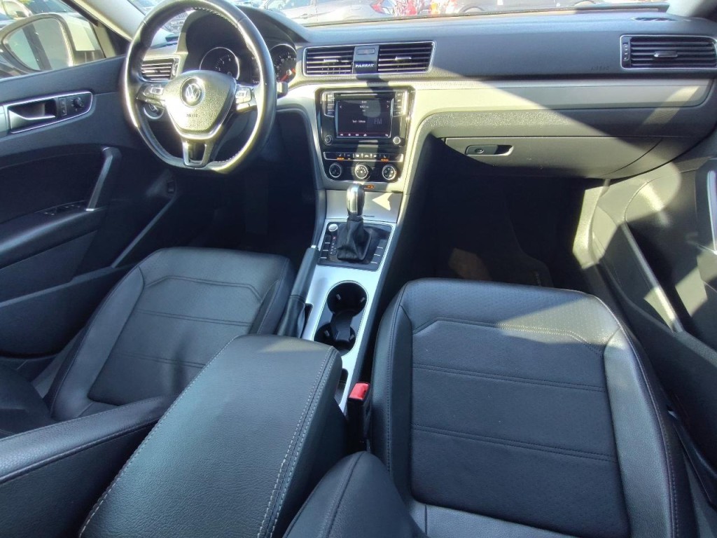 2019 Volkswagen Passat Image 36