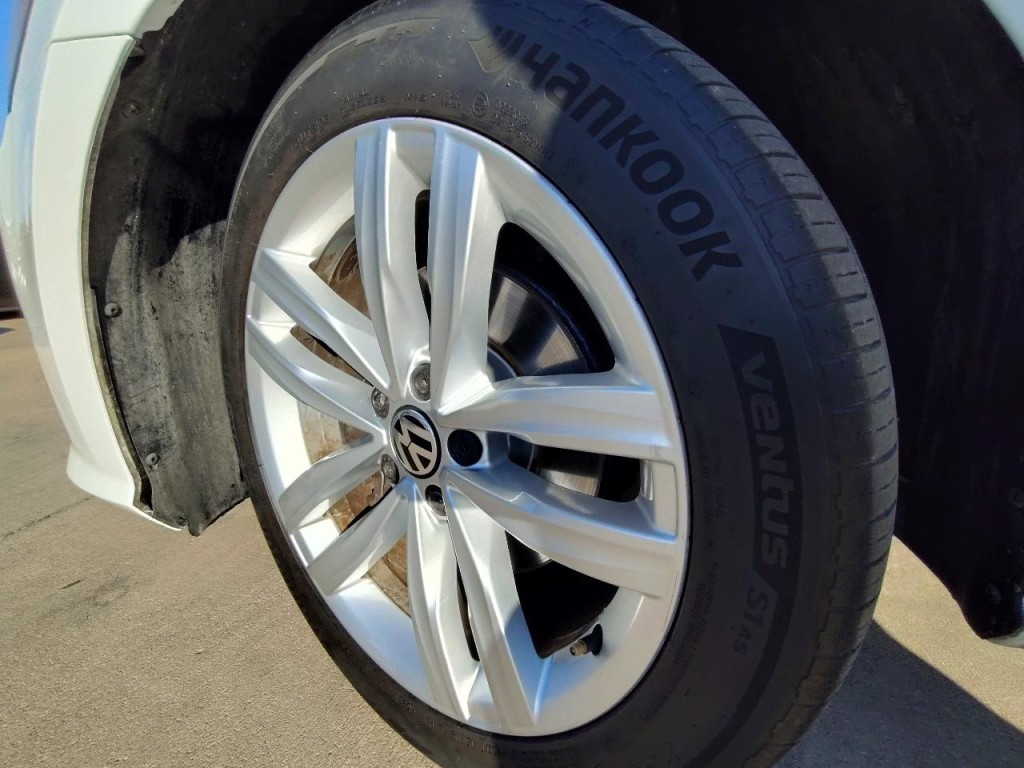 2019 Volkswagen Passat Image 49
