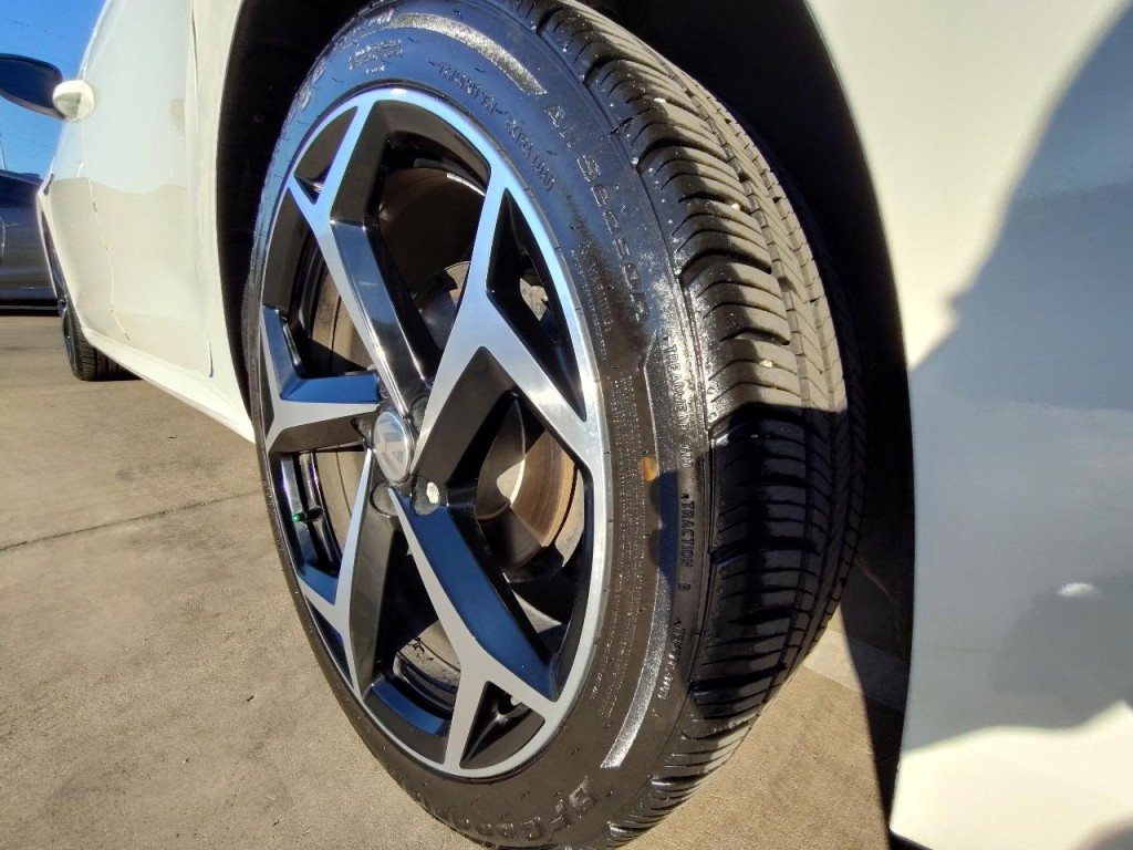 2020 Volkswagen Passat Image 11