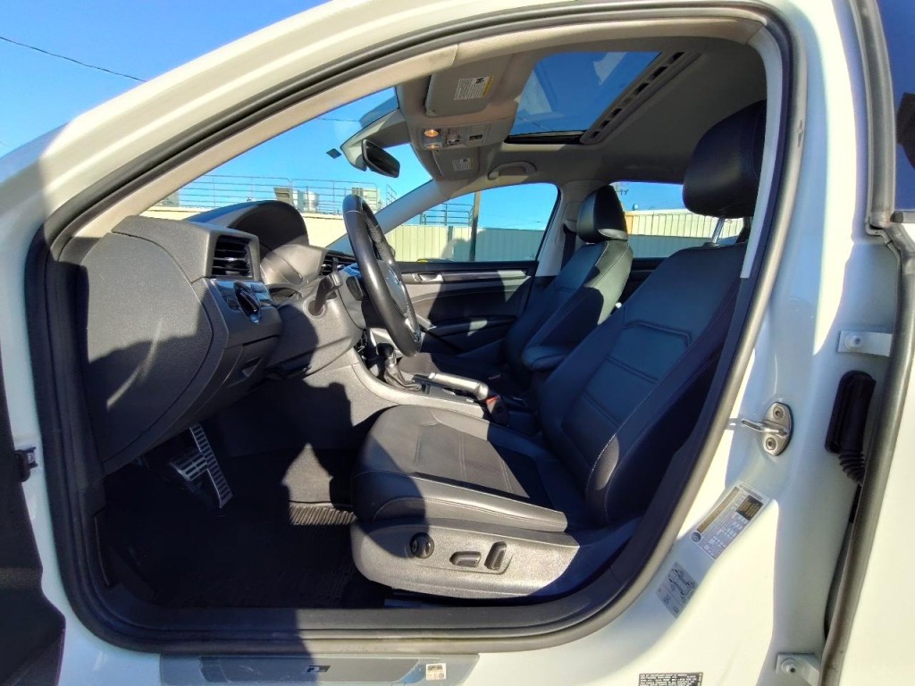 2020 Volkswagen Passat Image 14