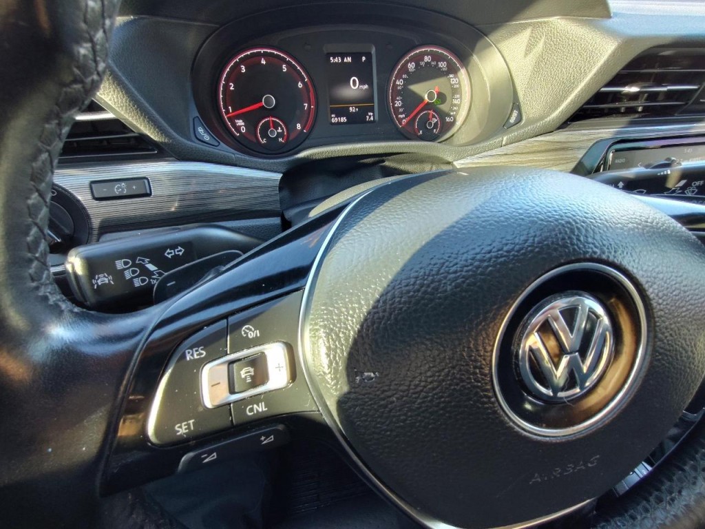 2020 Volkswagen Passat Image 19