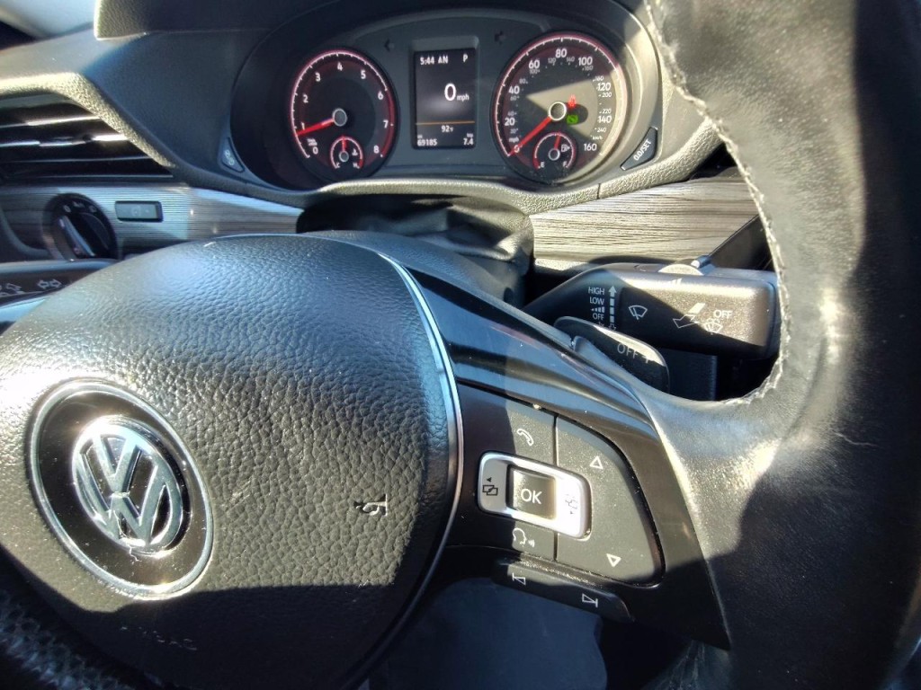 2020 Volkswagen Passat Image 20
