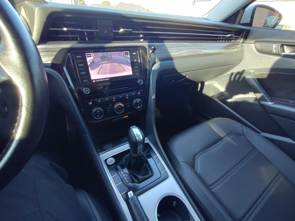 2020 Volkswagen Passat Image 22