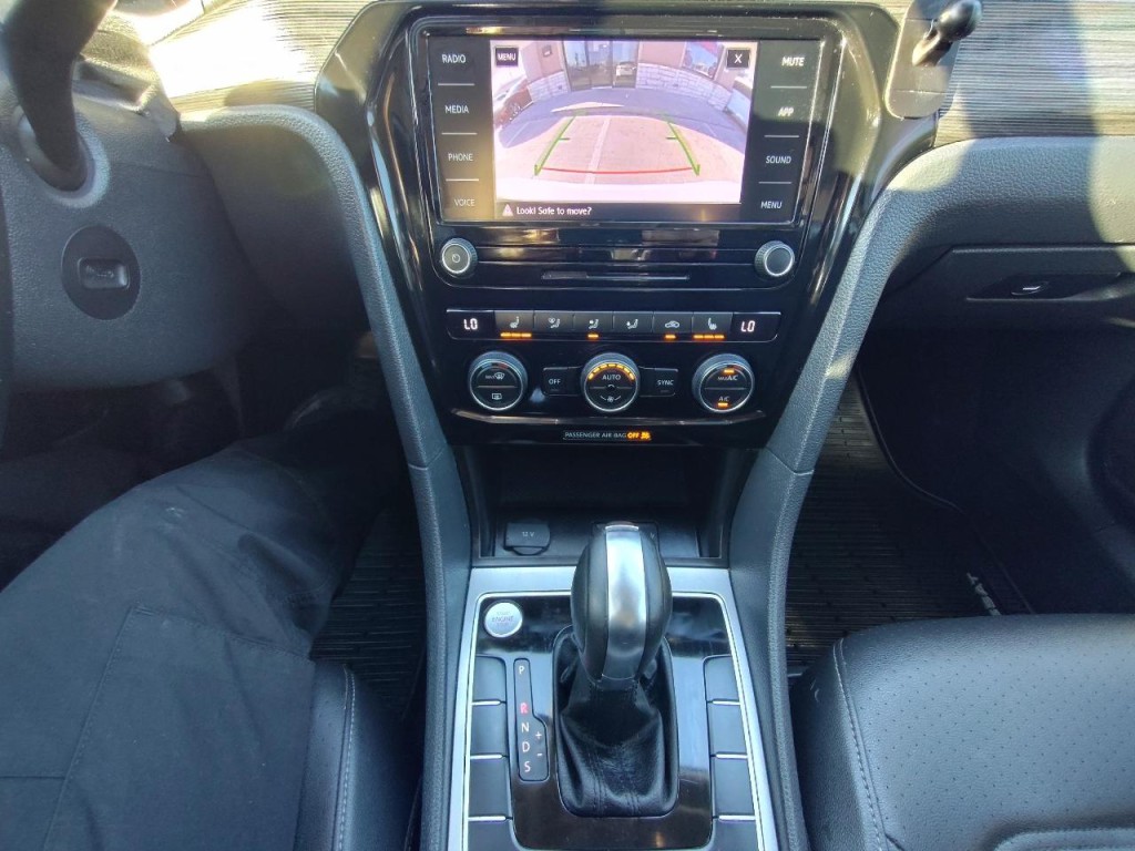 2020 Volkswagen Passat Image 23