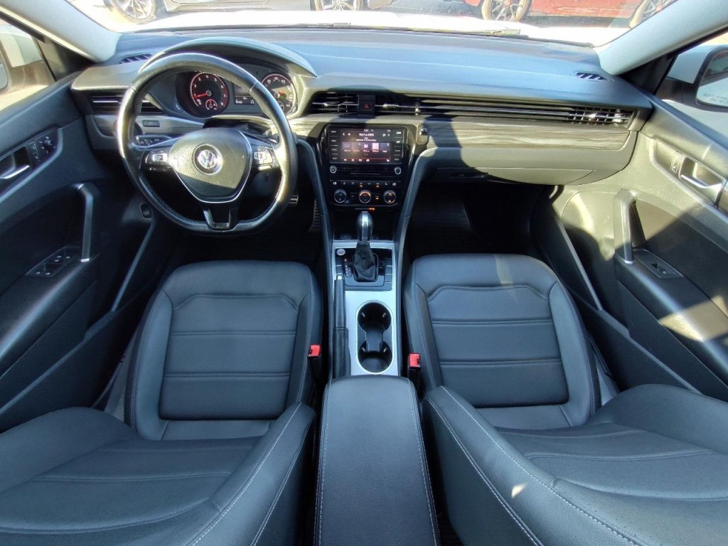 2020 Volkswagen Passat Image 34