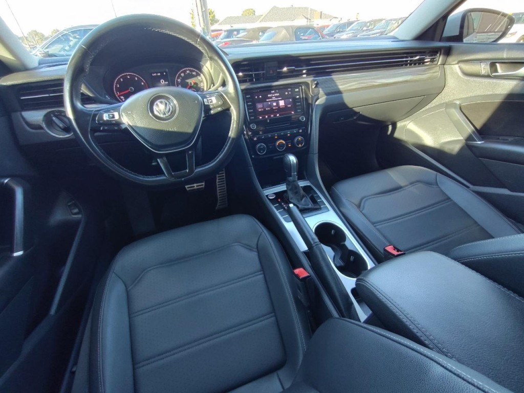 2020 Volkswagen Passat Image 35