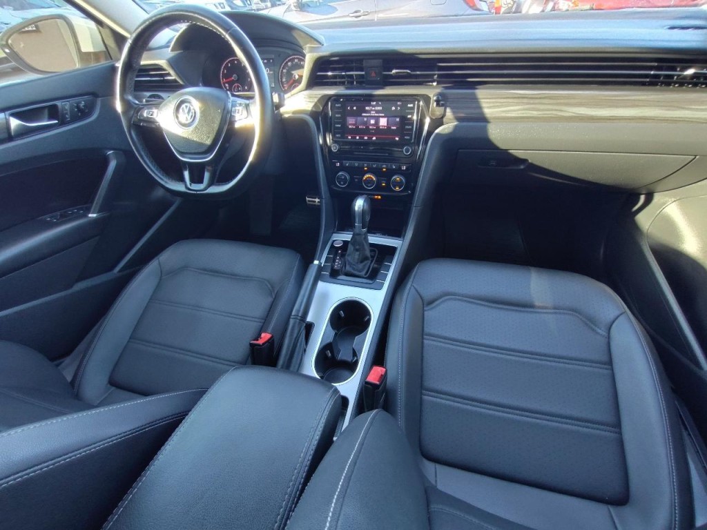 2020 Volkswagen Passat Image 36
