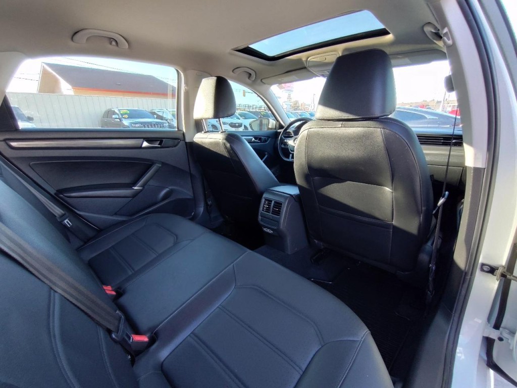 2020 Volkswagen Passat Image 41
