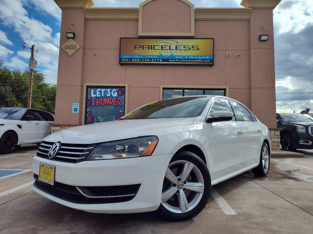 2012 Volkswagen Passat Image 1
