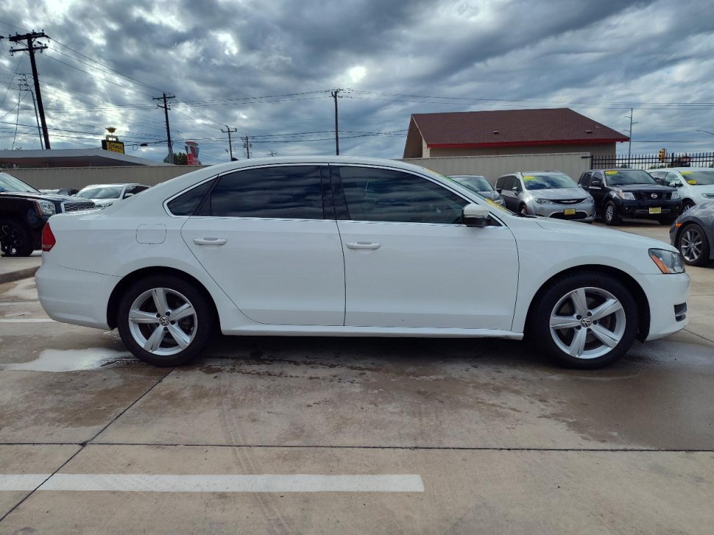 2012 Volkswagen Passat Image 3