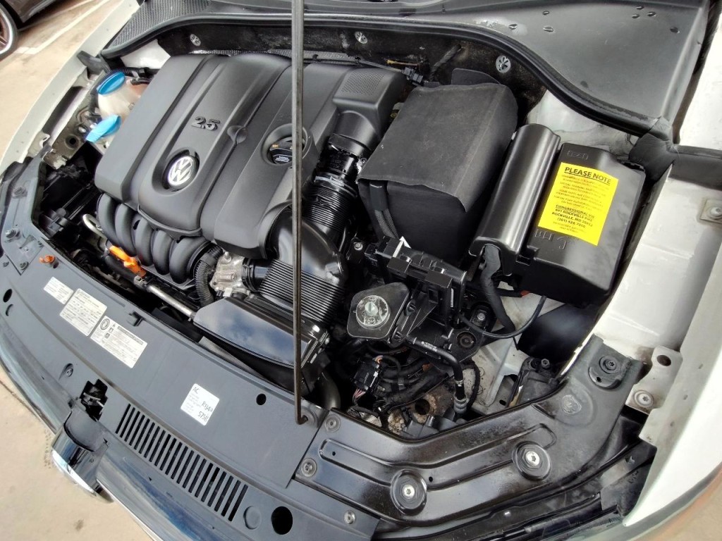 2012 Volkswagen Passat Image 12