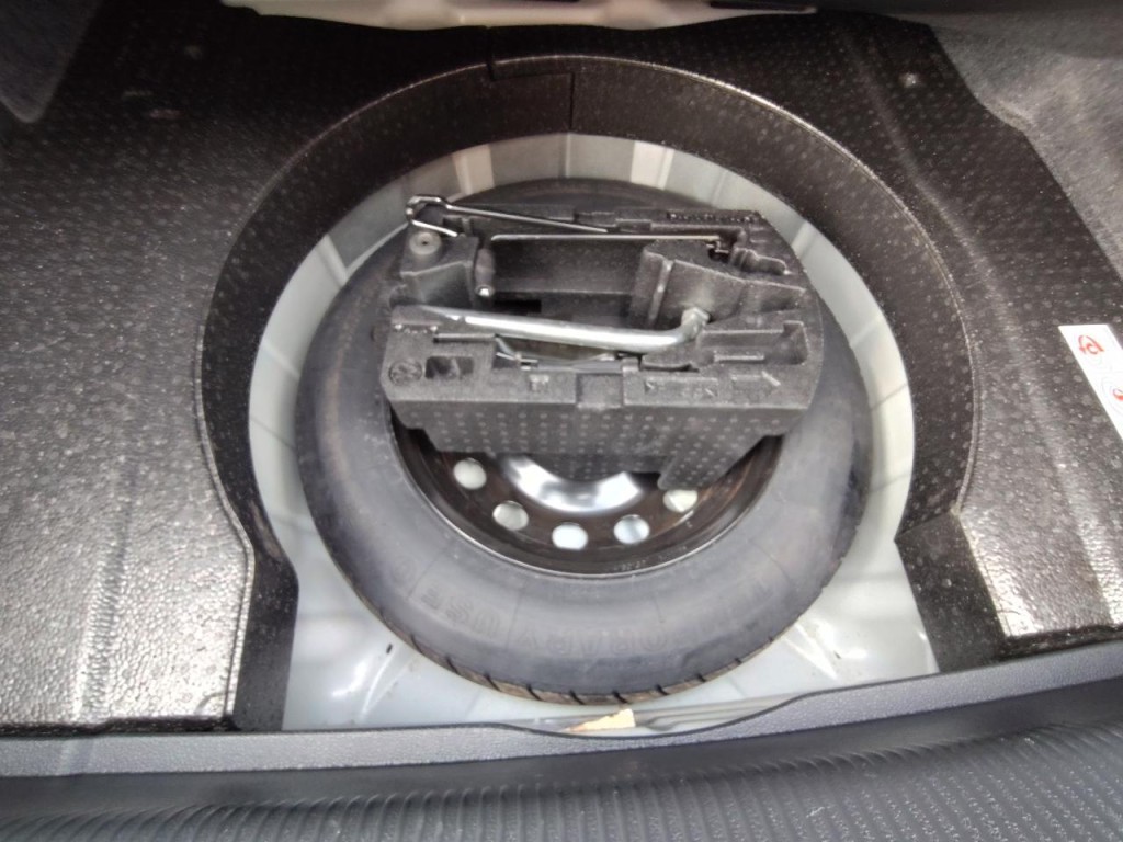 2012 Volkswagen Passat Image 43