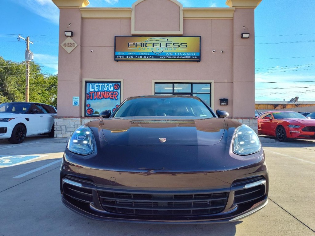 2018 Porsche Panamera Image 9