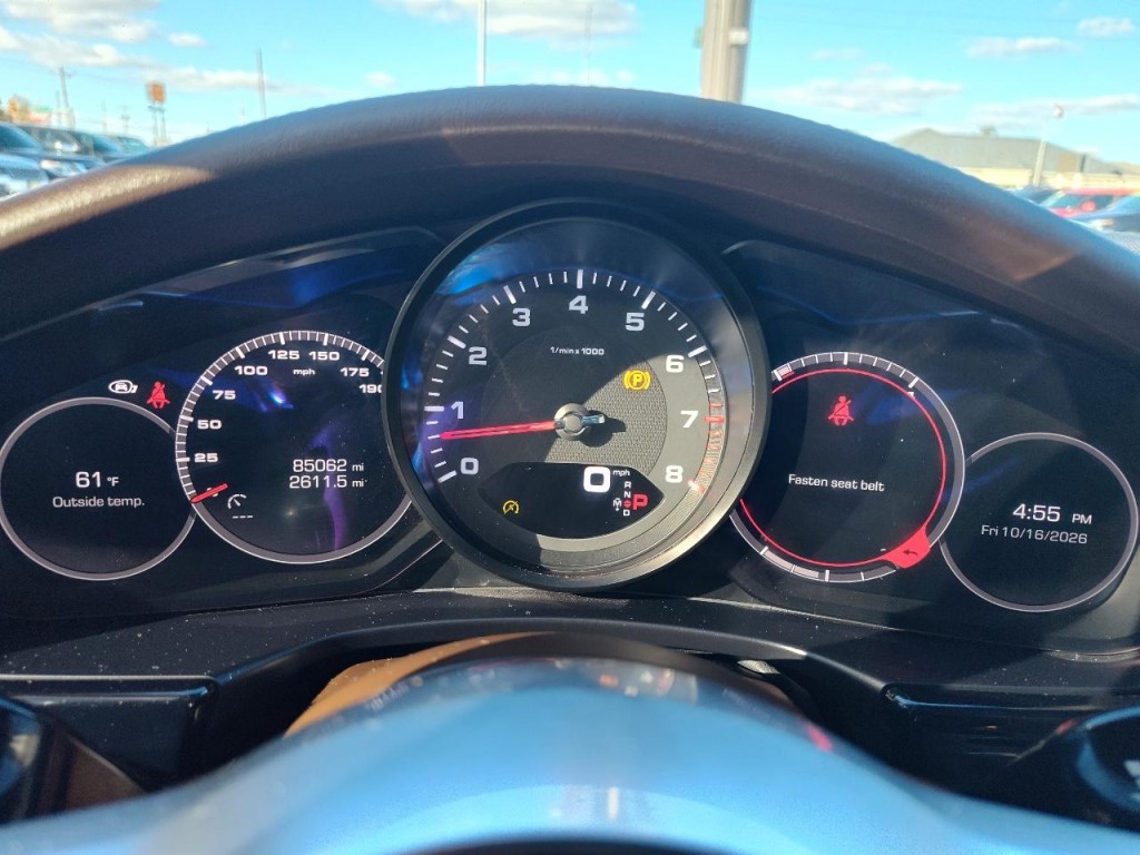 2018 Porsche Panamera Image 25