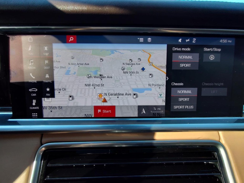2018 Porsche Panamera Image 31