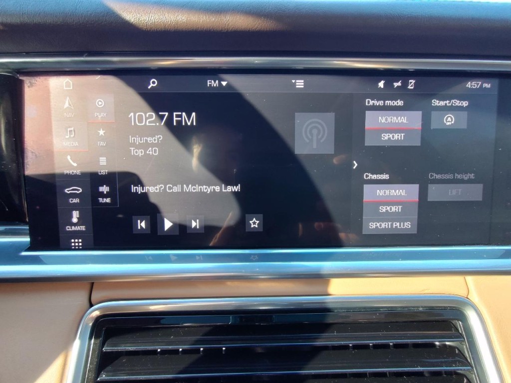 2018 Porsche Panamera Image 32
