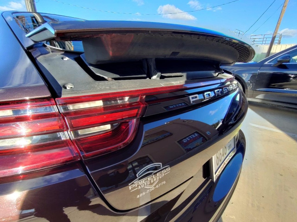 2018 Porsche Panamera Image 50
