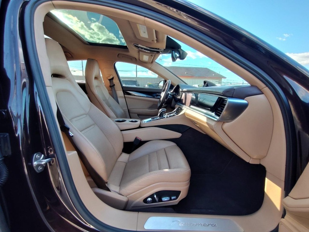2018 Porsche Panamera Image 55