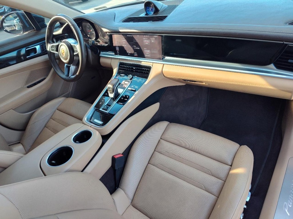 2018 Porsche Panamera Image 57
